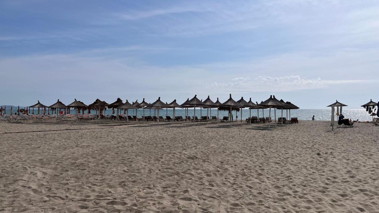 Mire Apartment Durres Bagian luar foto